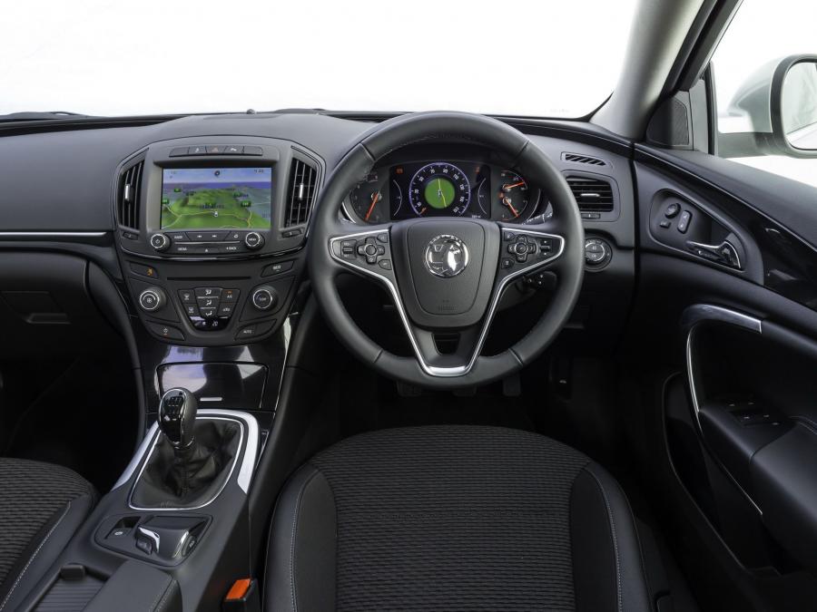  Vauxhall Insignia ecoFLEX Hatchback 2013 года  (фото 2 из 25)